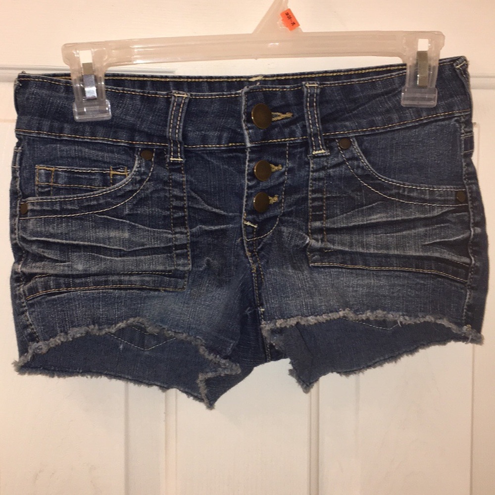 DENIM SHORTS